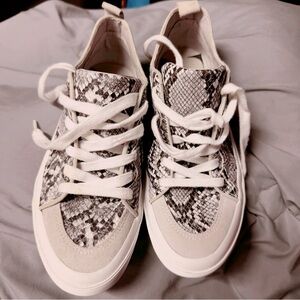 Zara Snakeskin Pattern Sneakers in Black and White